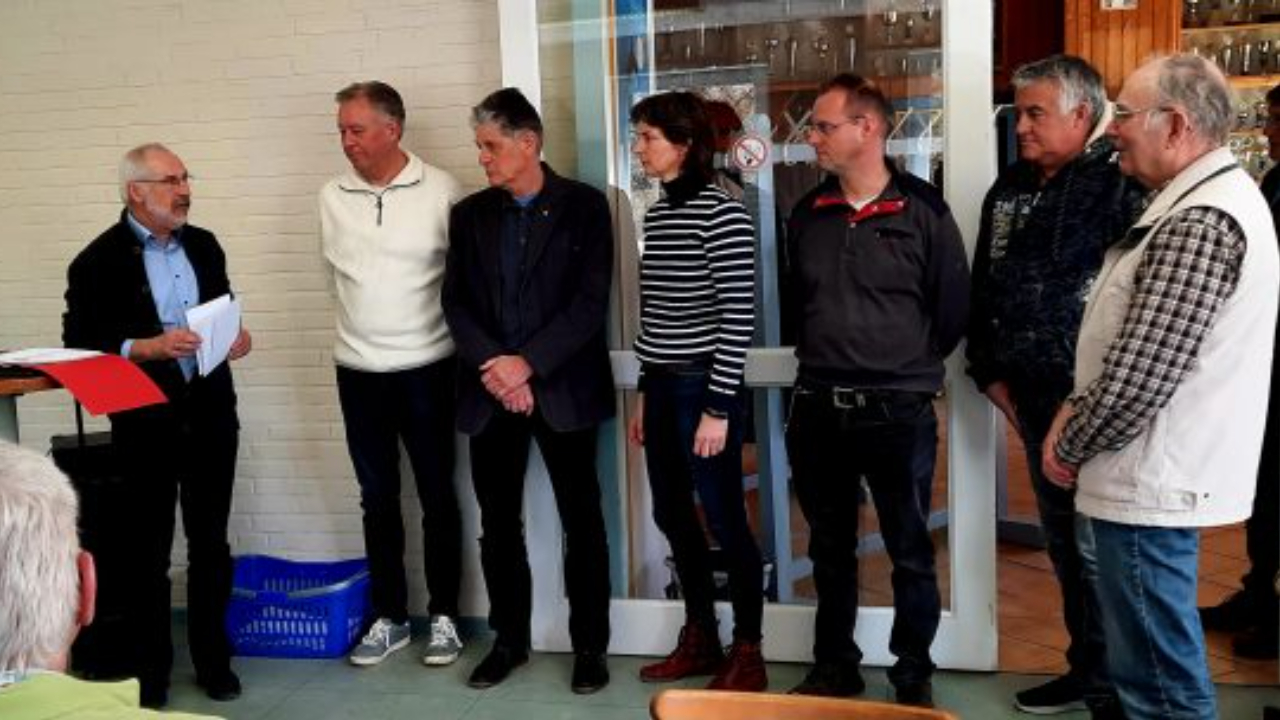 Spartenleiter Kurt Rockel zeichnete Ralf Klesny, Ulrich Schütt, Angela Ipsen, Stefan Zein, Axel Ehrhardt und Rainer Zimny aus.