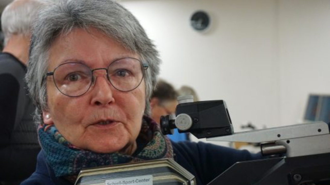 Jutta Holst ist wieder da. Und gleich mit hoher Ringzahl